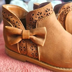 Toddler Girls Boots Size 9 Cupcake  Brown Ankle Shoe Bow Zipper Design Detail